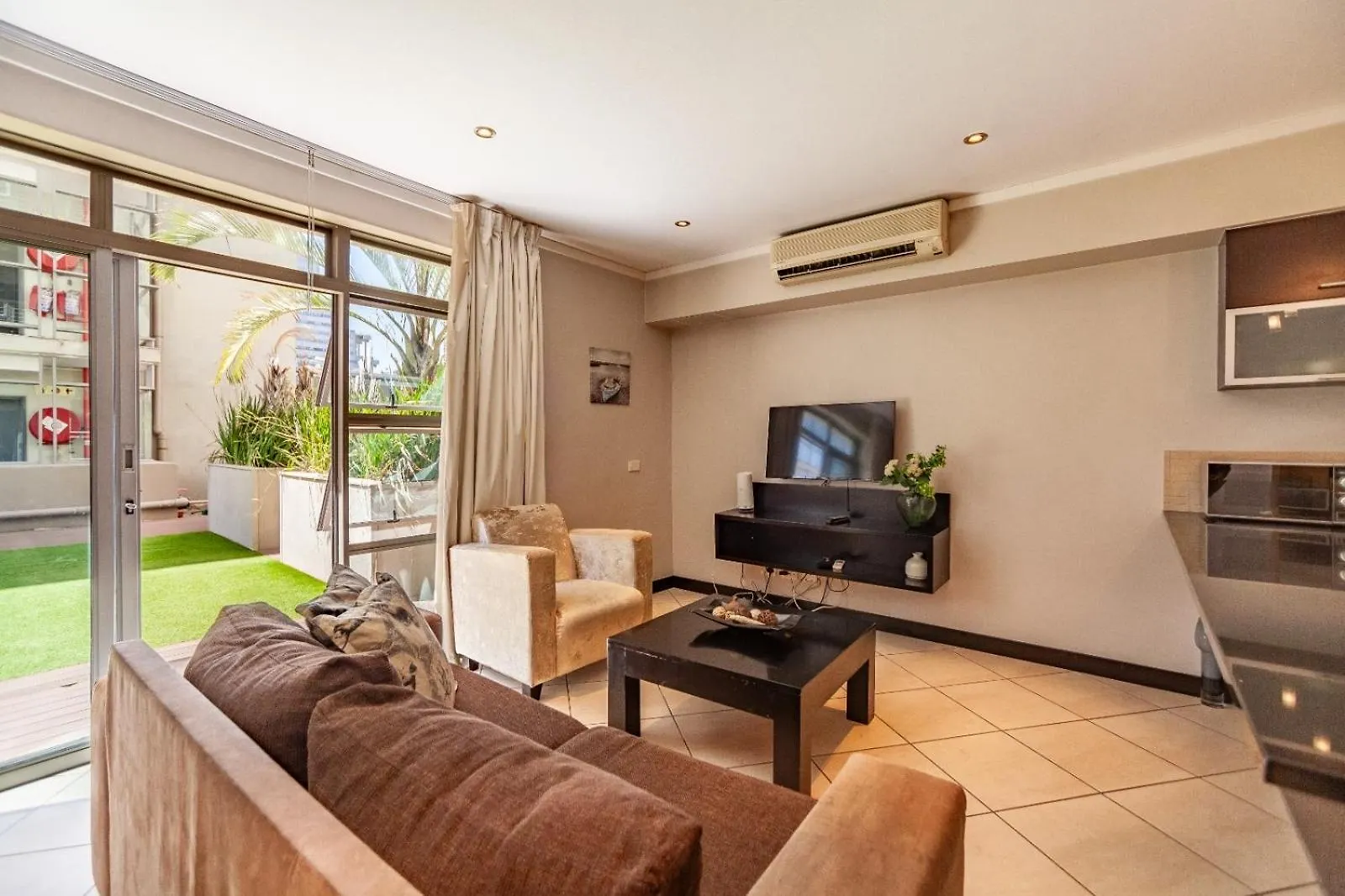 Modern 1 Bedroom Apartment No Loadshedding Kapstadt