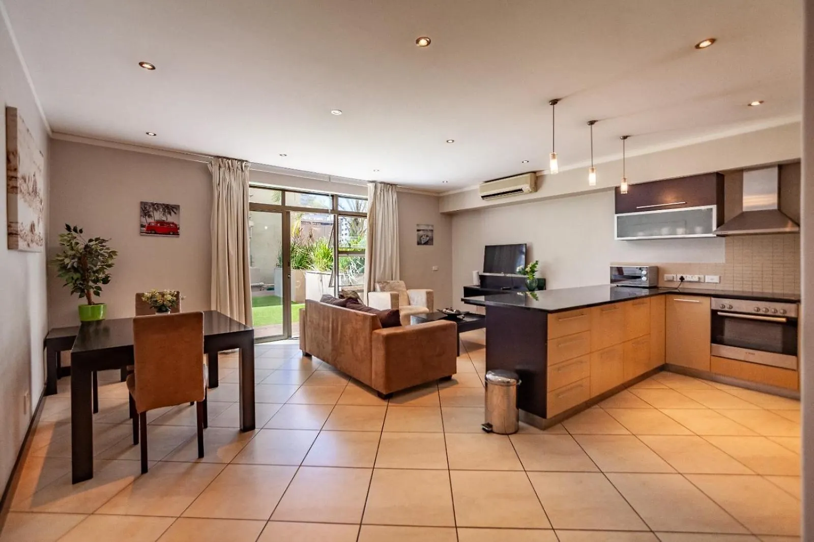 Modern 1 Bedroom Apartment No Loadshedding Kapstadt