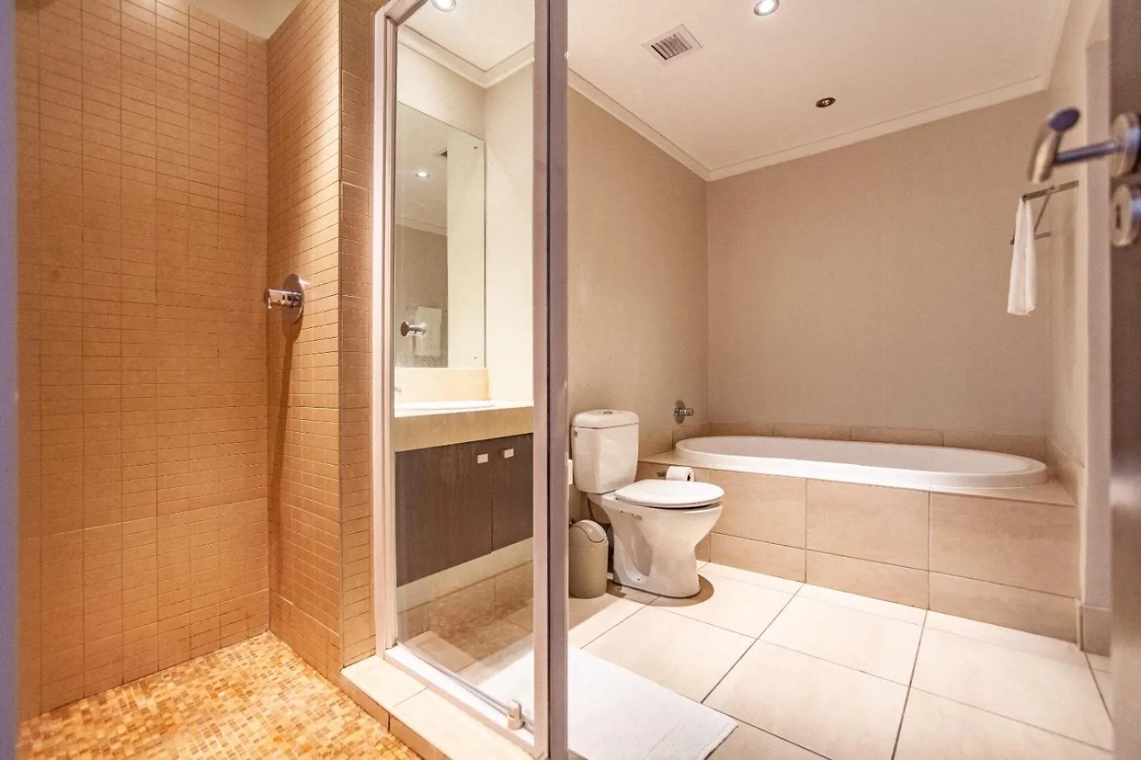 Modern 1 Bedroom Apartment No Loadshedding Kapstadt