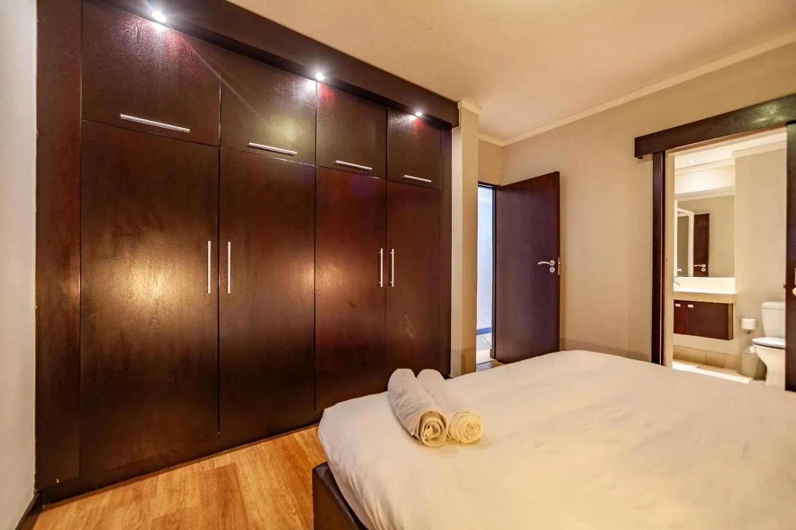 Modern 1 Bedroom Apartment No Loadshedding Kapstadt
