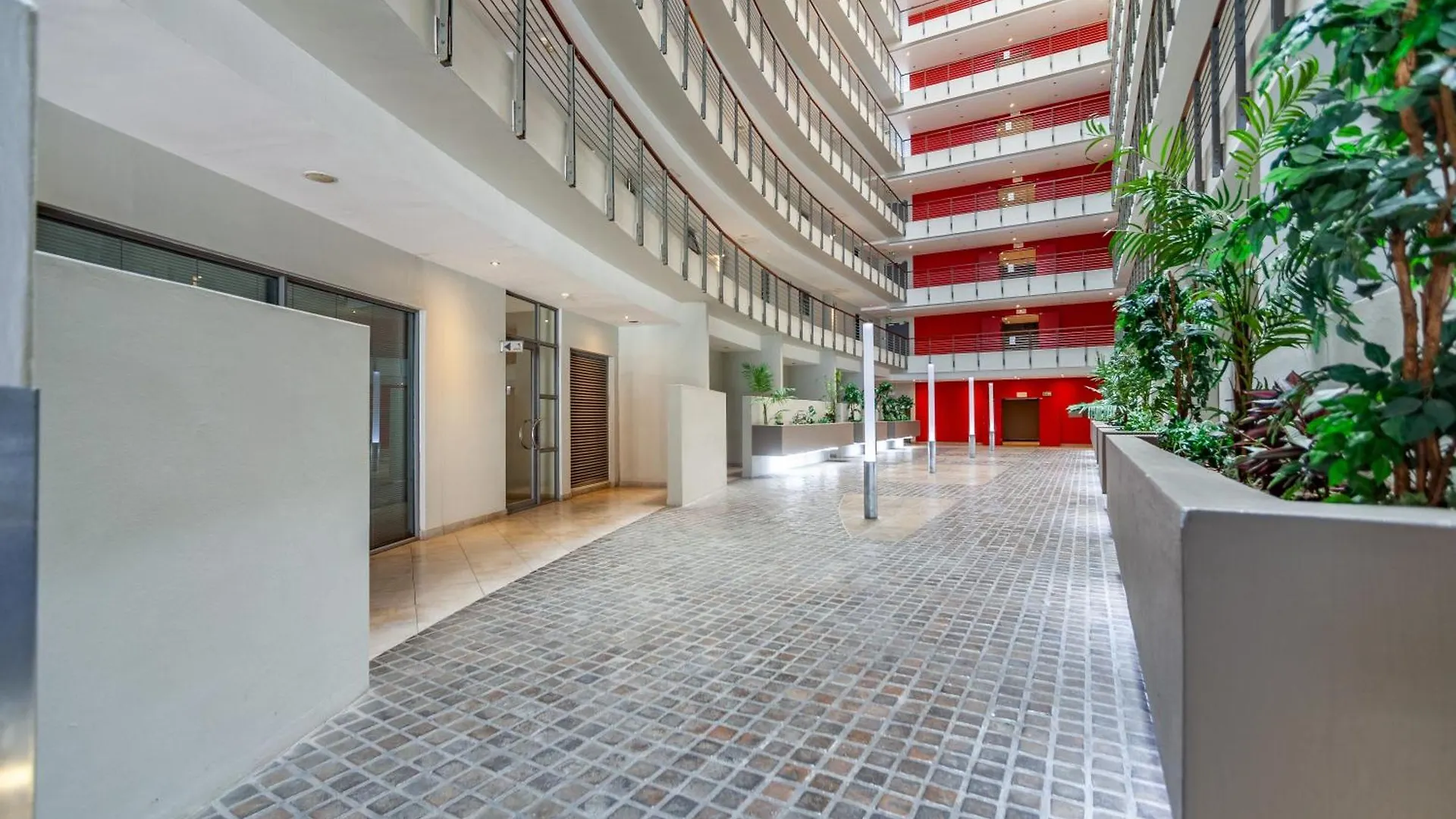 Modern 1 Bedroom Apartment No Loadshedding Kapstadt 0*,  Südafrika